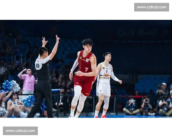 名记曝曾凡博签约篮网!中国新星官宣冲击 NBA,合同细节与伤病隐情全解析 名记曝曾凡博签约篮网!中国新星官宣冲击 NBA,合同细节与伤病隐情全解析